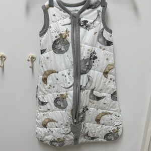 Burt's Bees Sleeveless Quilted Sleep Sack in White with Gray and Gold Moon Print